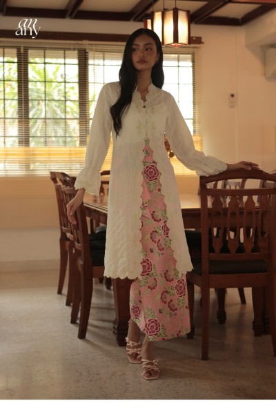 Hening Kebaya Panjang Mekar Sari